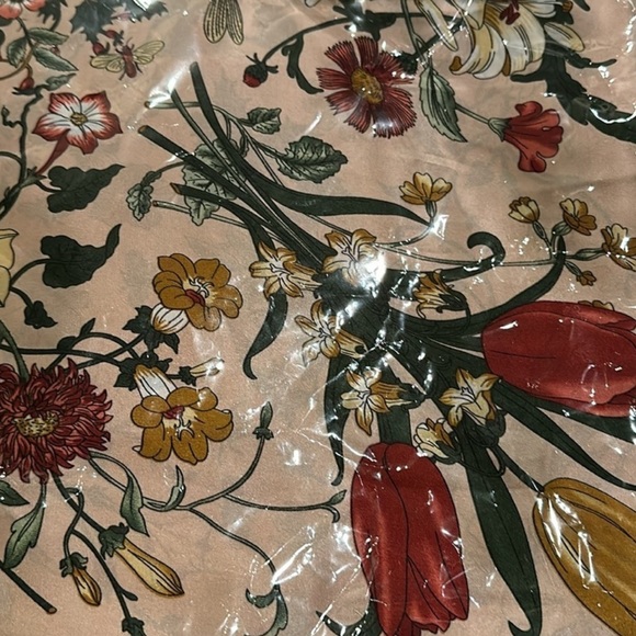 NEW Women's Secret Garden Floral Print Square Neck Scarf Beige and Brown - Picture 7 of 7